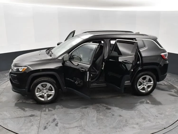 2024 Jeep Compass - Image 7 of 12