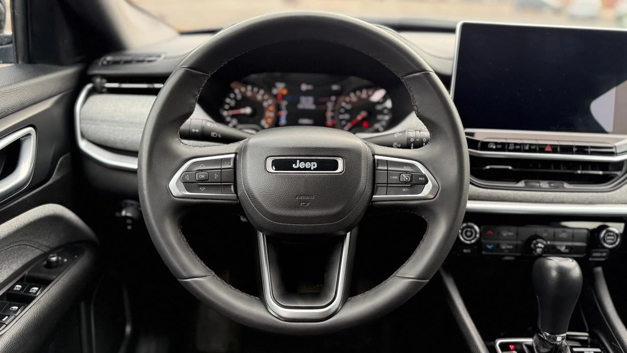 2024 Jeep Compass - Image 12 of 21