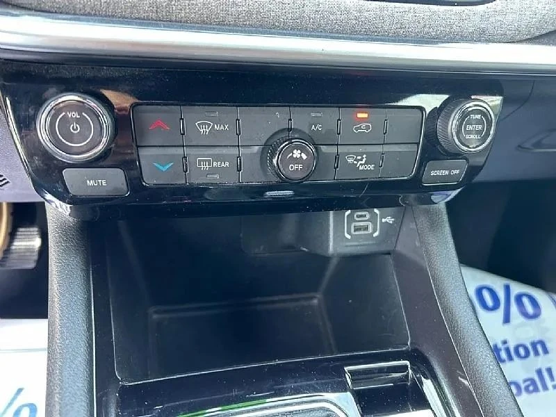 2024 Jeep Compass - Image 11 of 12