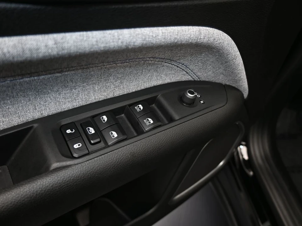 2024 Jeep Compass - Image 12 of 12