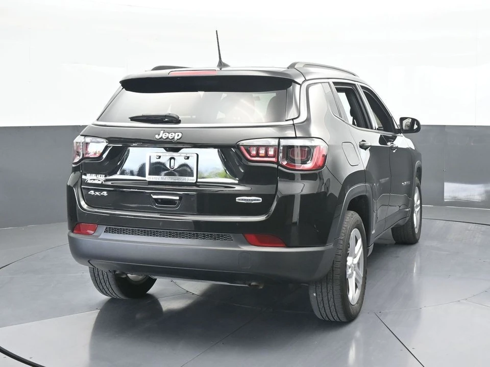 2024 Jeep Compass - Image 5 of 12