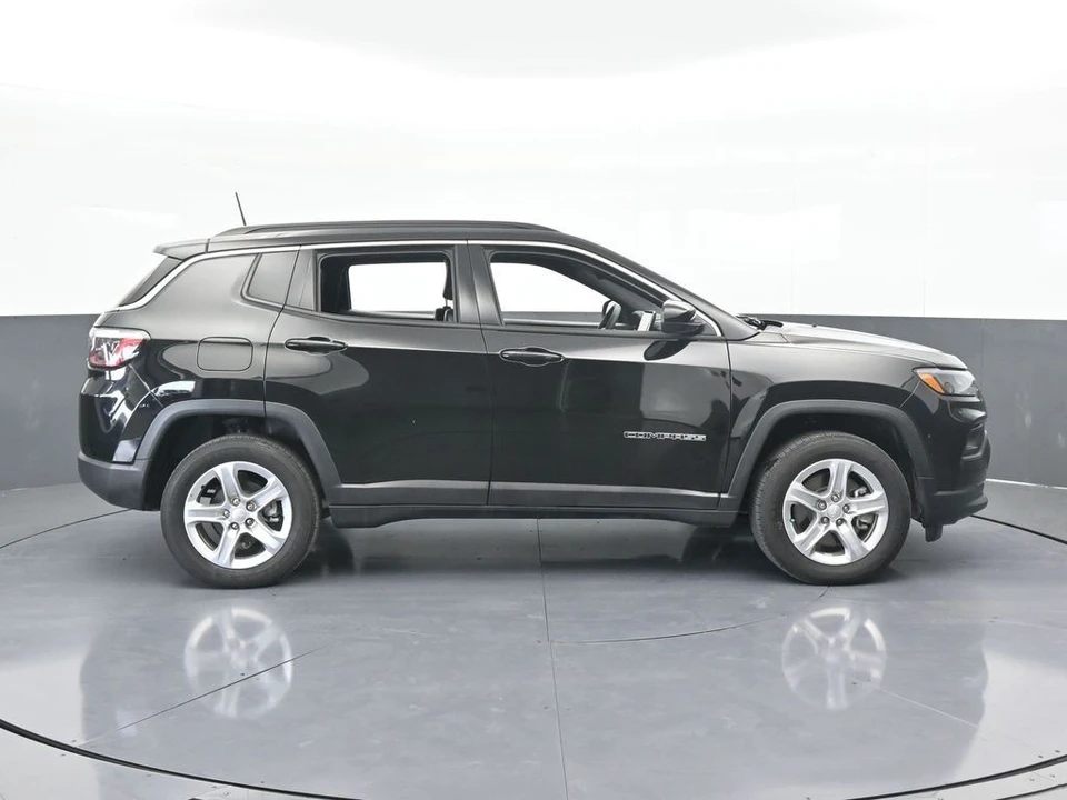 2024 Jeep Compass - Image 7 of 12
