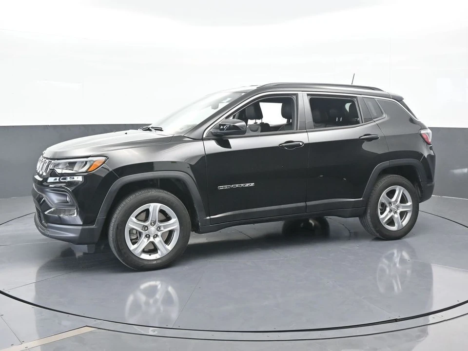 2024 Jeep Compass - Image 2 of 12