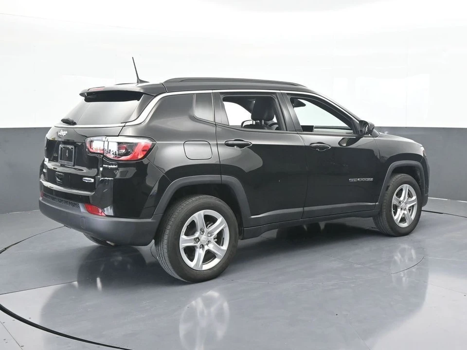 2024 Jeep Compass - Image 6 of 12