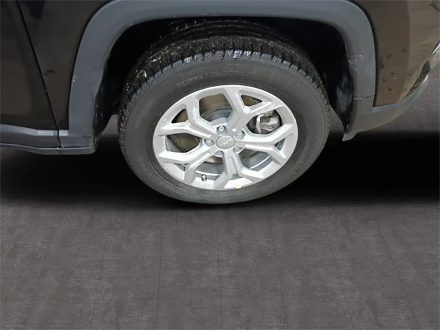 2024 Jeep Compass - Image 10 of 12