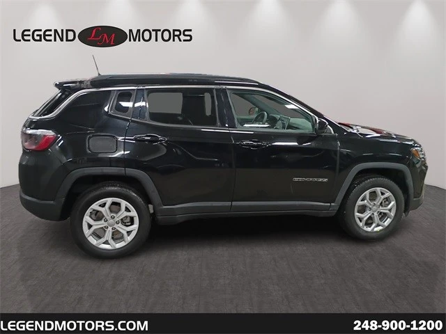 2024 Jeep Compass - Image 9 of 12