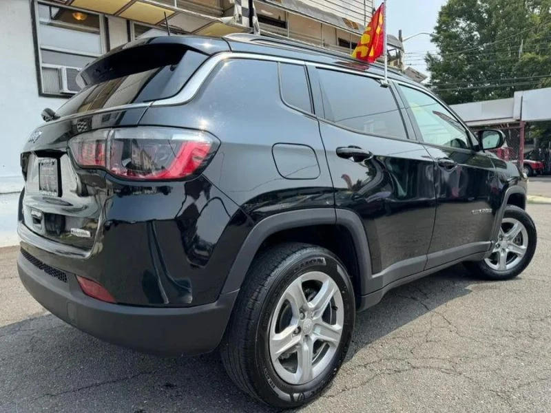 2024 Jeep Compass - Image 4 of 12