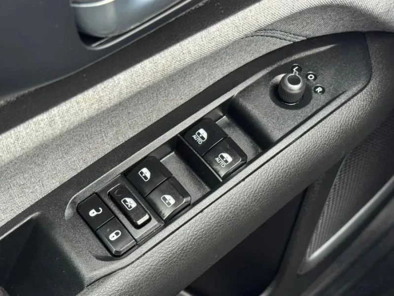 2024 Jeep Compass - Image 7 of 12