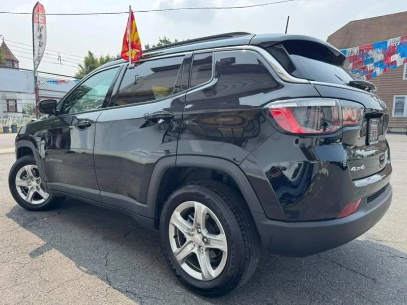 2024 Jeep Compass - Image 2 of 12