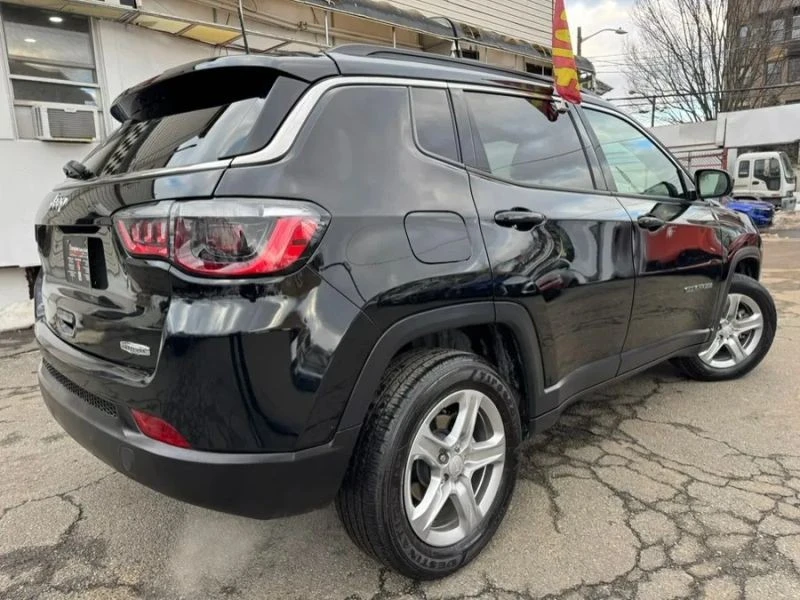 2024 Jeep Compass - Image 4 of 12