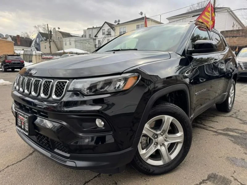 2024 Jeep Compass - Image 2 of 12