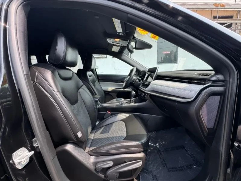 2024 Jeep Compass - Image 7 of 12