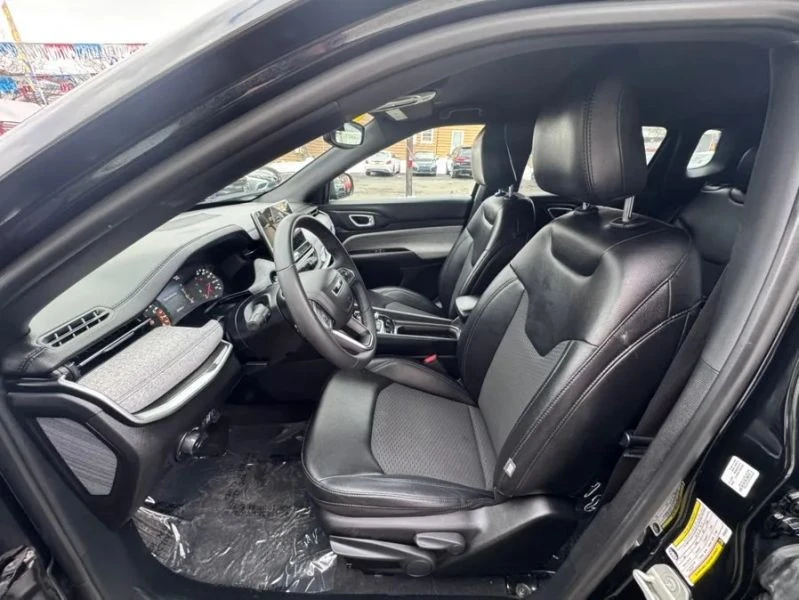2024 Jeep Compass - Image 9 of 12