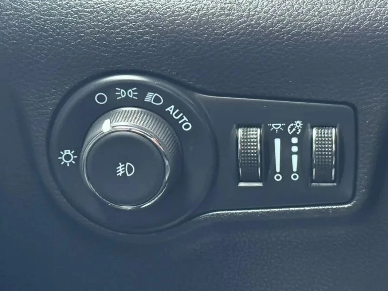 2024 Jeep Compass - Image 8 of 12
