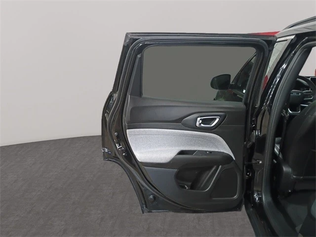 2024 Jeep Compass - Image 13 of 21