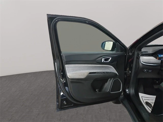 2024 Jeep Compass - Image 11 of 21