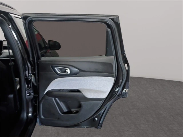 2024 Jeep Compass - Image 18 of 21