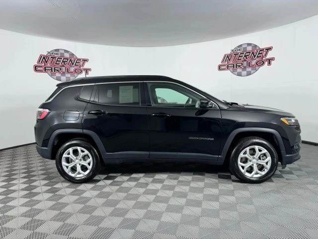 2024 Jeep Compass - Image 8 of 21