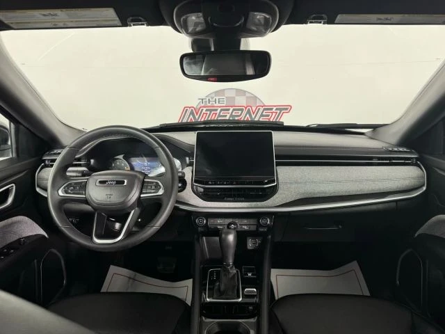 2024 Jeep Compass - Image 11 of 21