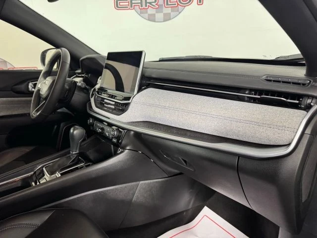 2024 Jeep Compass - Image 12 of 21