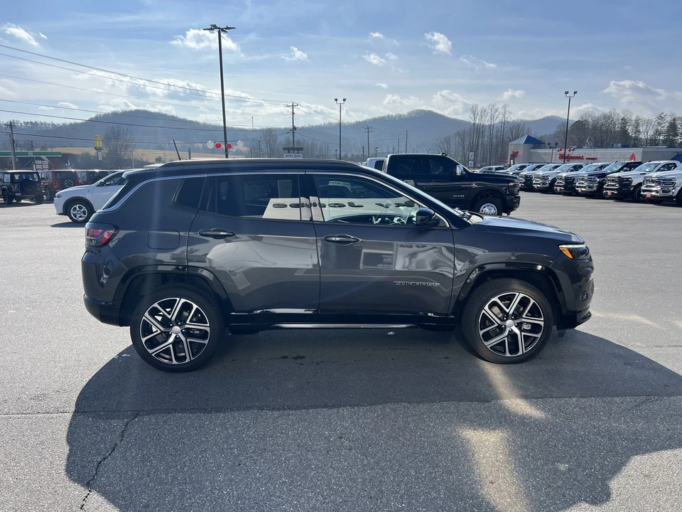 2024 Jeep Compass - Image 4 of 12