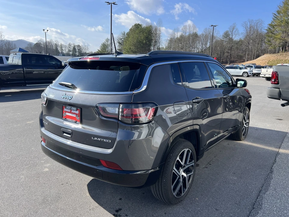 2024 Jeep Compass - Image 3 of 12