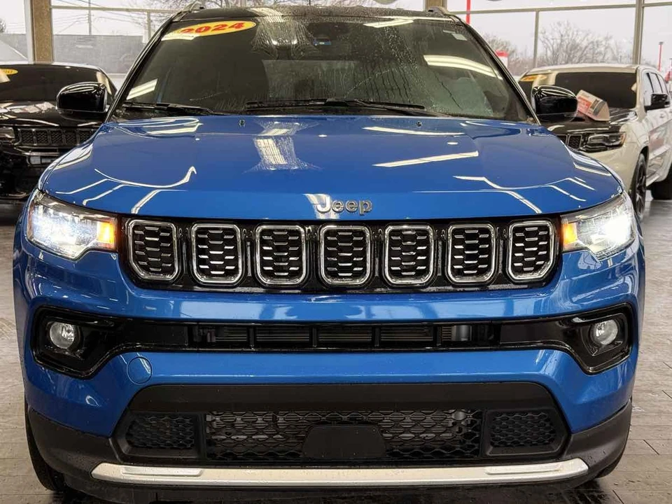 2024 Jeep Compass - Image 4 of 12