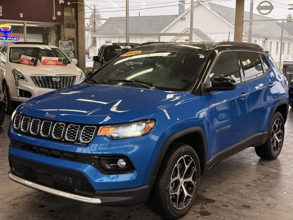 2024 Jeep Compass - Image 2 of 12