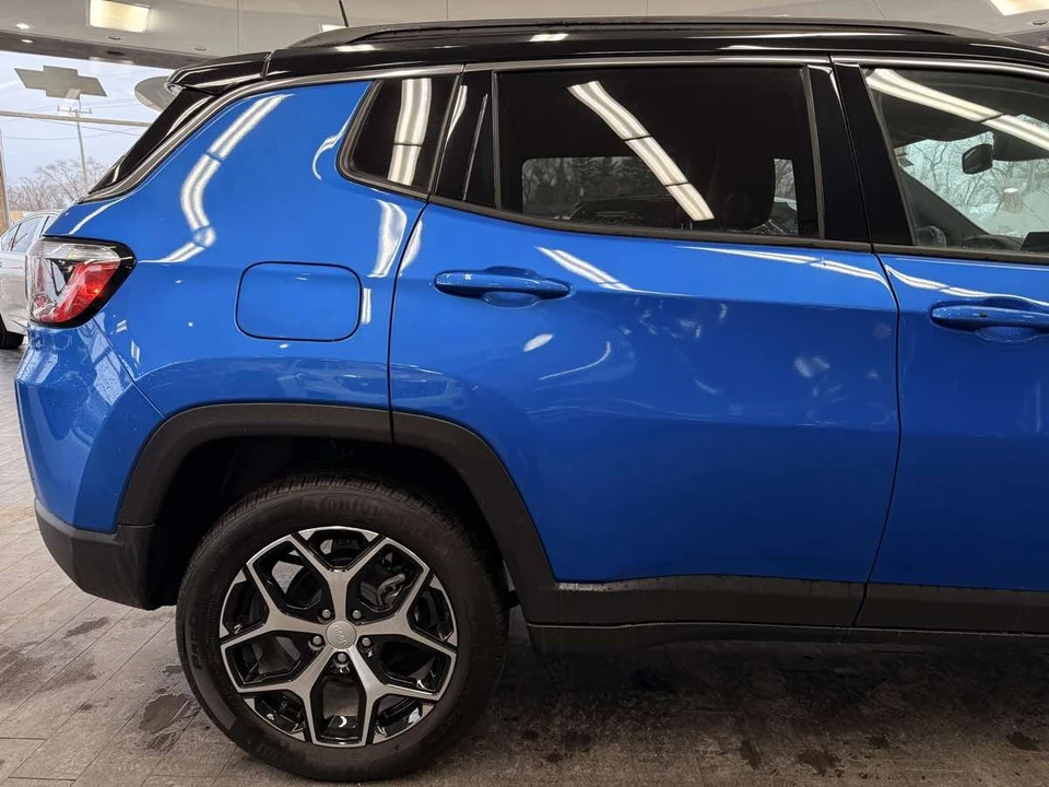 2024 Jeep Compass - Image 8 of 12