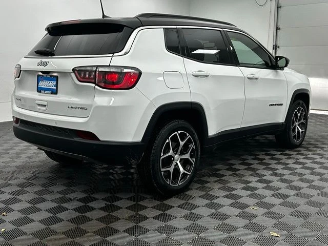 2024 Jeep Compass - Image 11 of 12