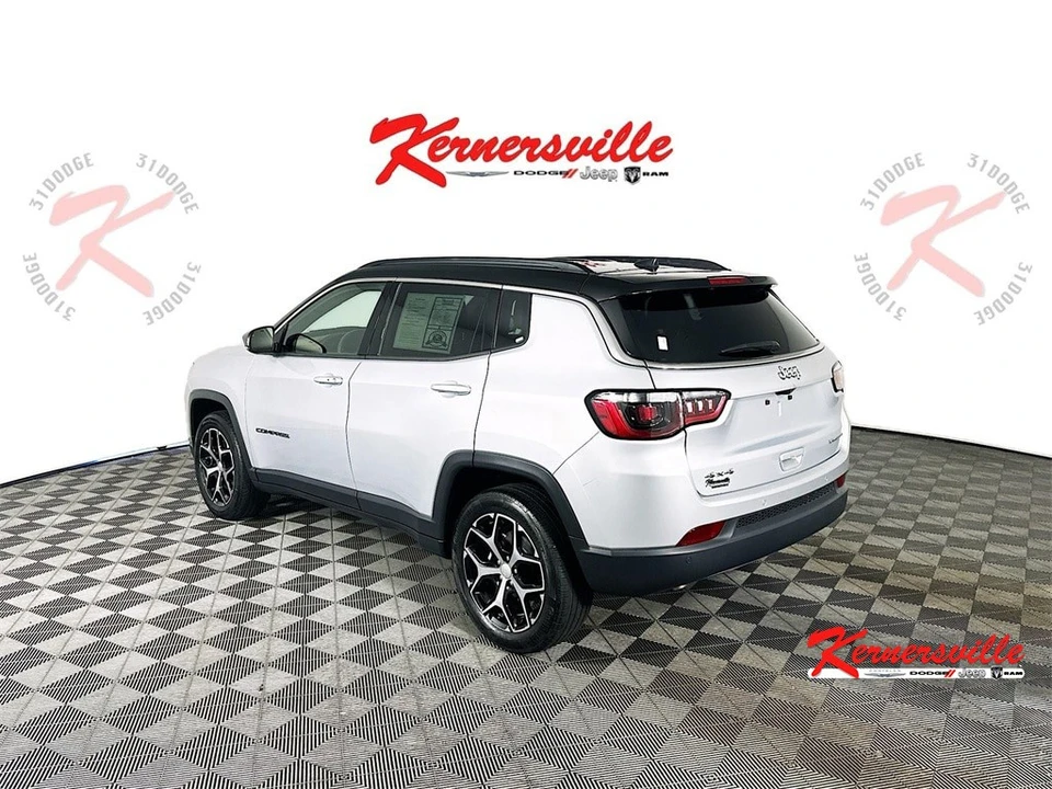 2024 Jeep Compass - Image 5 of 21