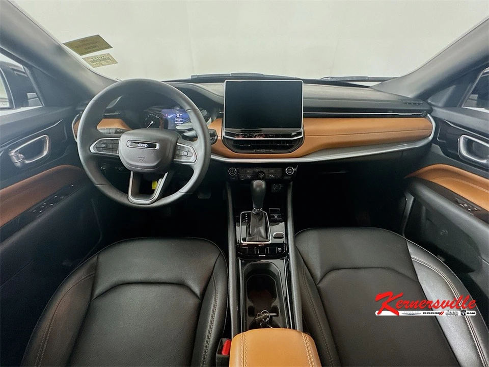 2024 Jeep Compass - Image 10 of 21