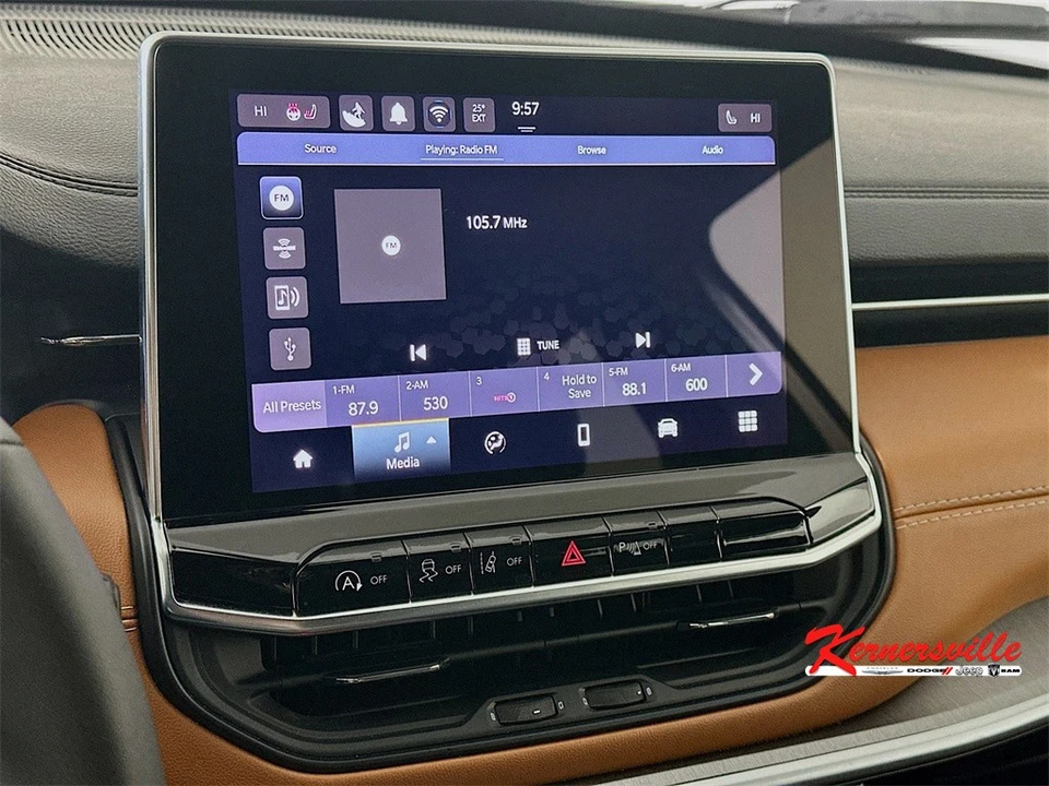 2024 Jeep Compass - Image 17 of 21