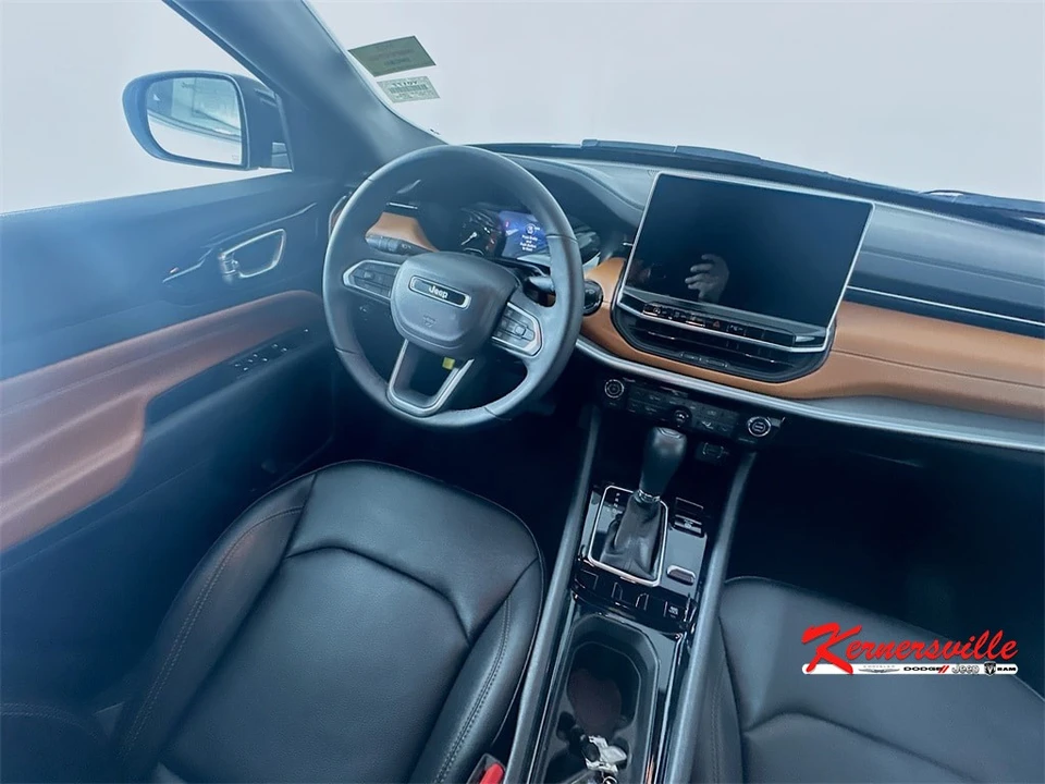 2024 Jeep Compass - Image 9 of 21