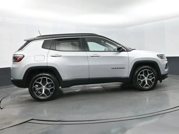 2024 Jeep Compass - Image 4 of 12