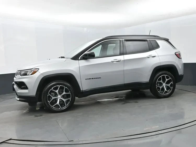 2024 Jeep Compass - Image 5 of 12