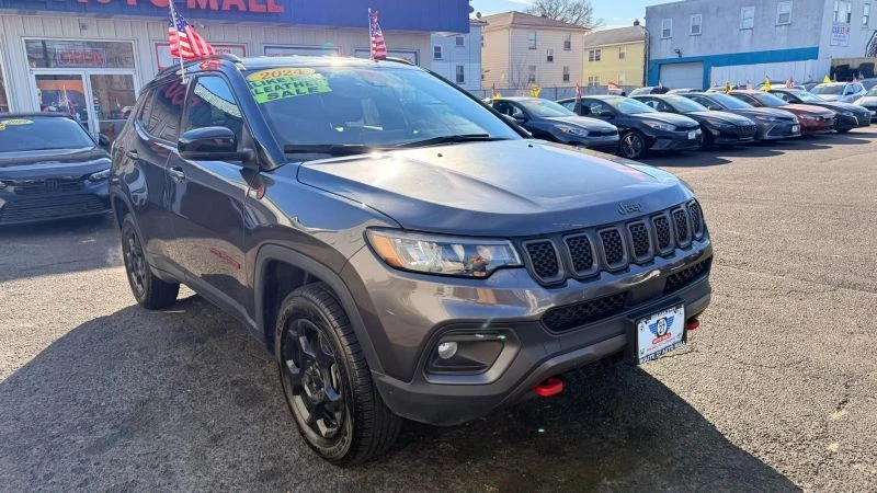 2024 Jeep Compass - Image 2 of 12