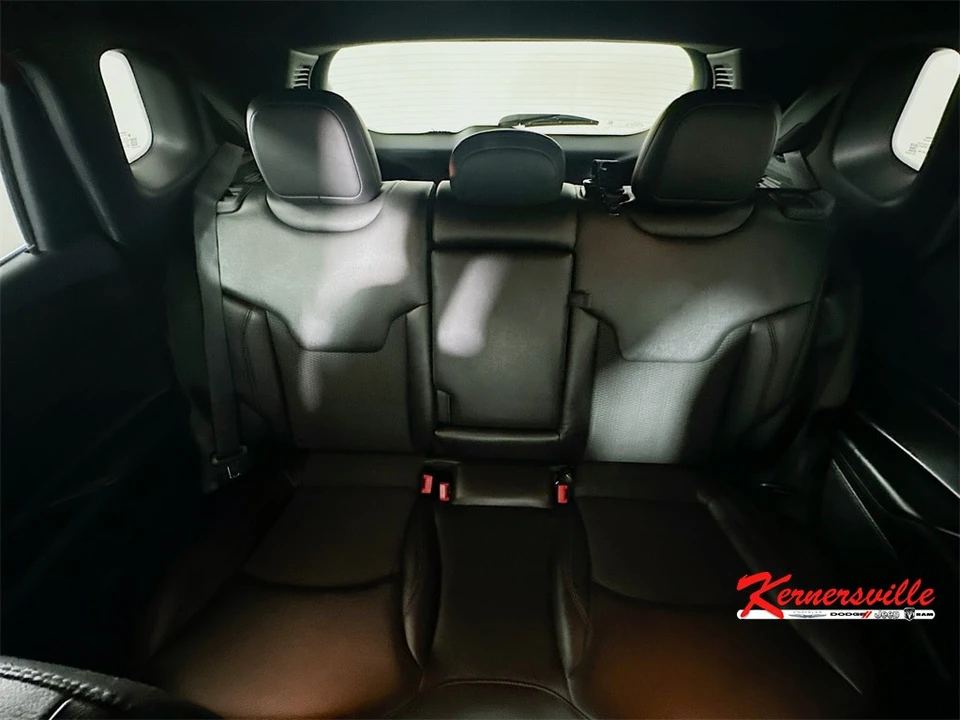 2024 Jeep Compass - Image 13 of 21