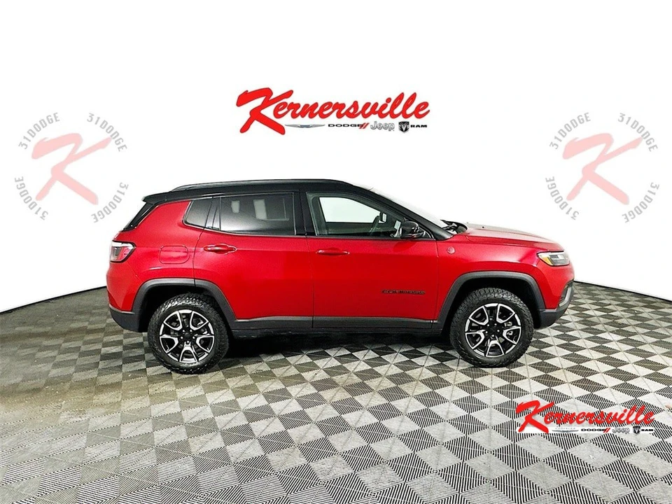 2024 Jeep Compass - Image 8 of 21
