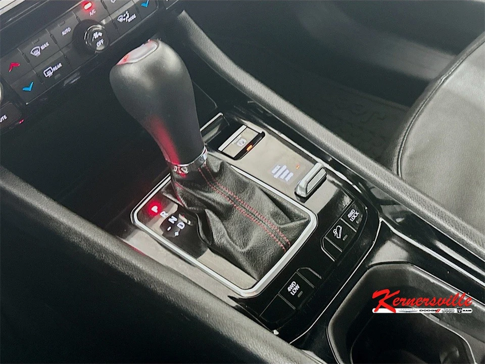 2024 Jeep Compass - Image 16 of 21