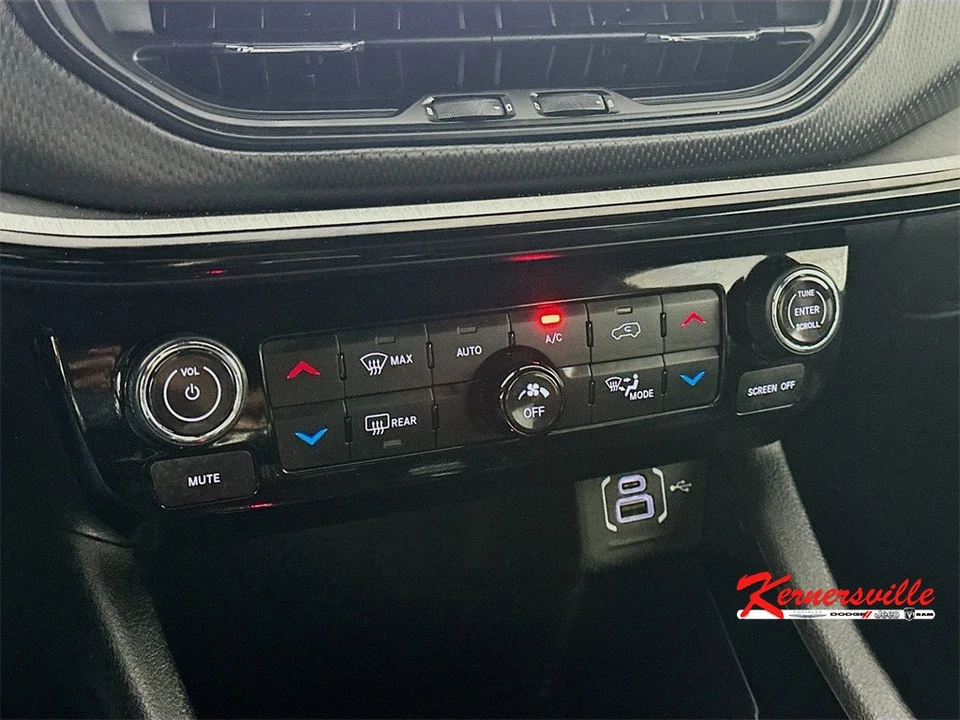 2024 Jeep Compass - Image 18 of 21