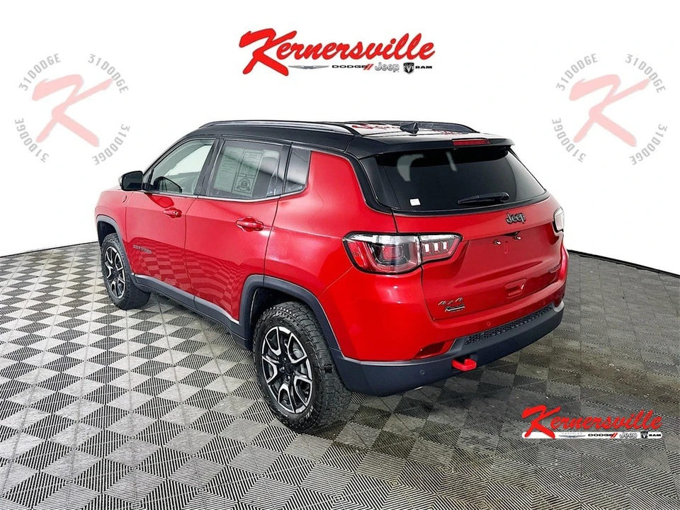2024 Jeep Compass - Image 5 of 21