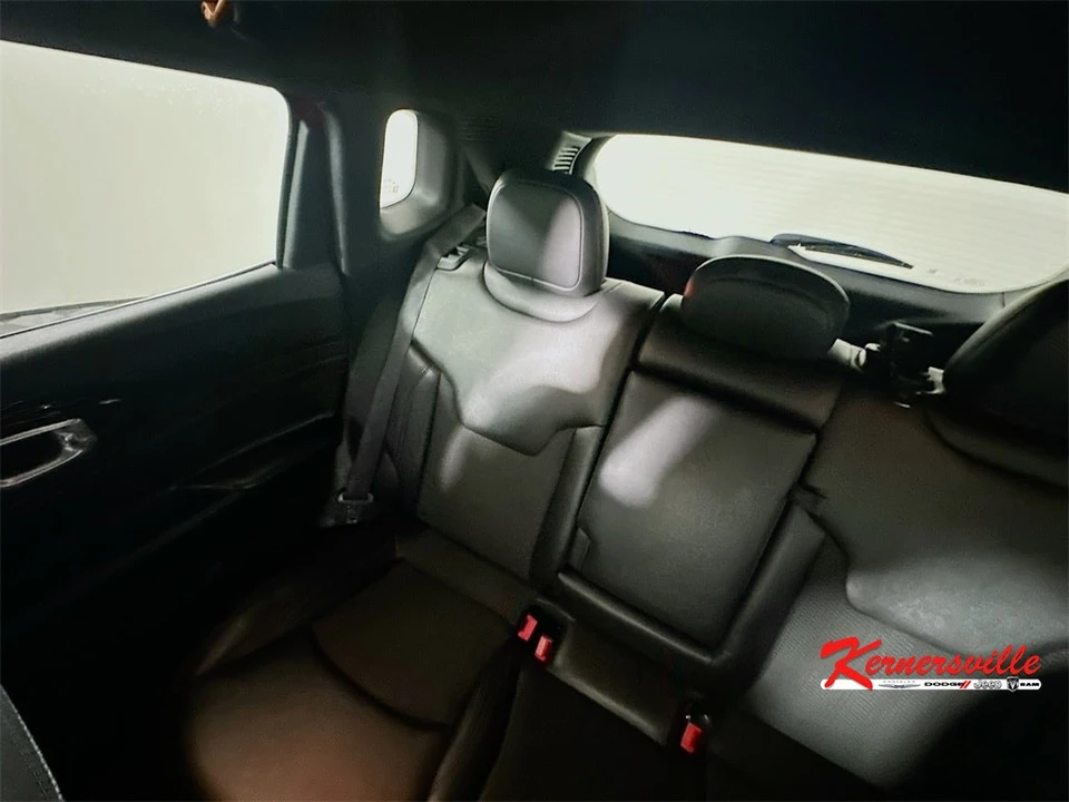 2024 Jeep Compass - Image 12 of 21