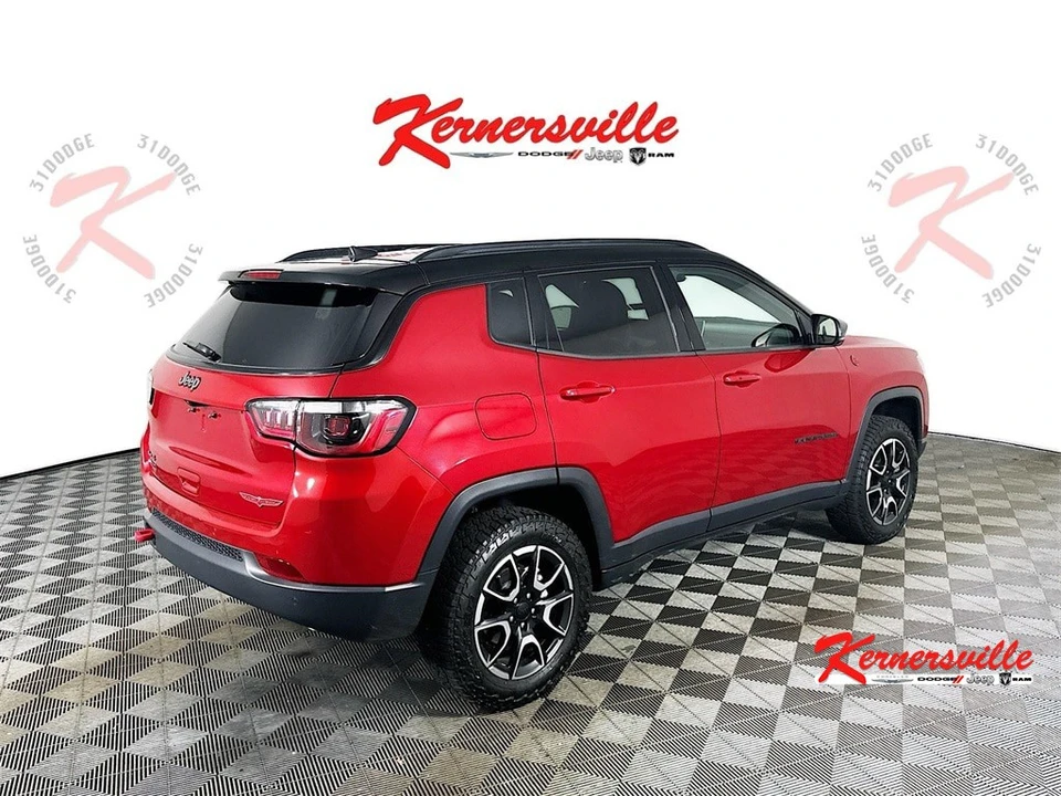 2024 Jeep Compass - Image 7 of 21