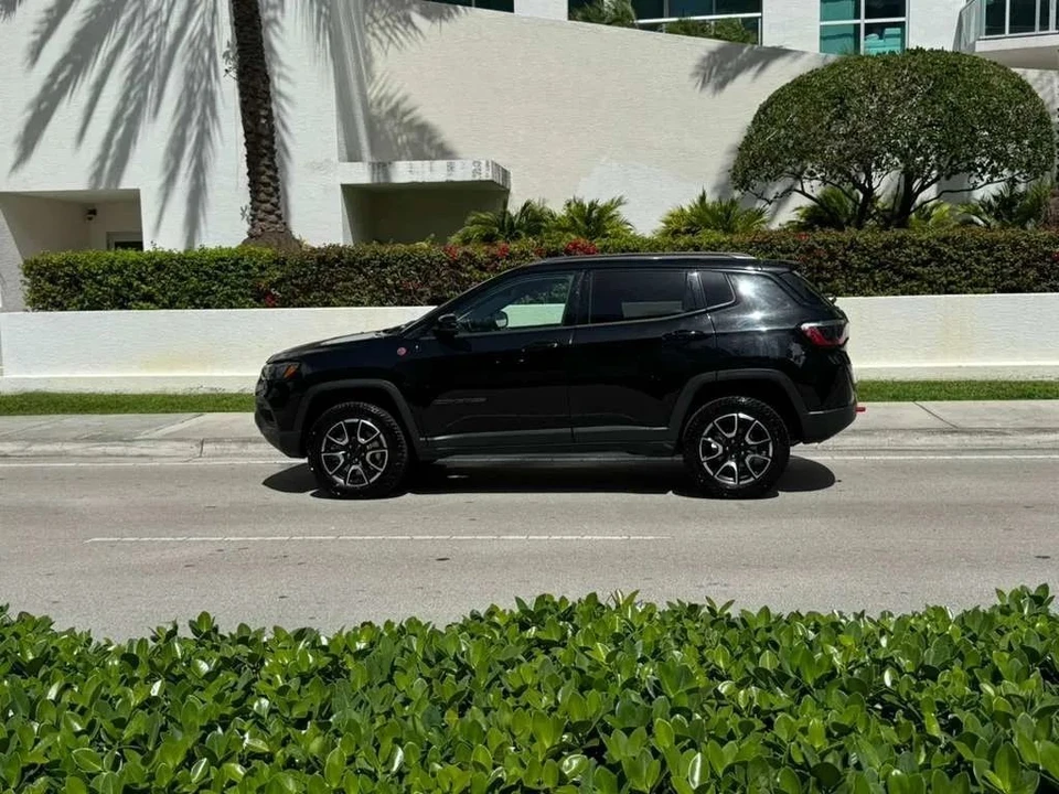 2024 Jeep Compass - Image 9 of 12