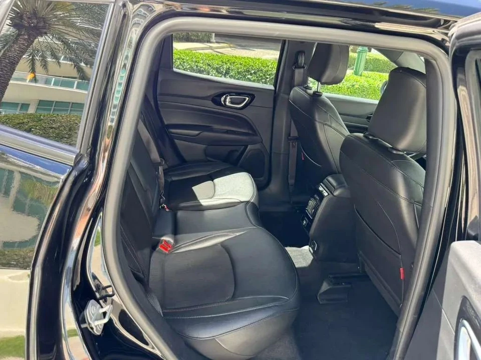 2024 Jeep Compass - Image 11 of 12