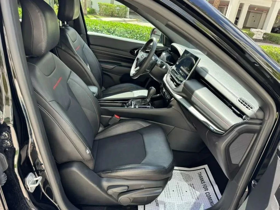 2024 Jeep Compass - Image 10 of 12