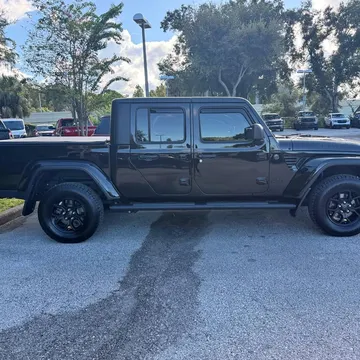 2024 Jeep Gladiator Willys Crew Cab