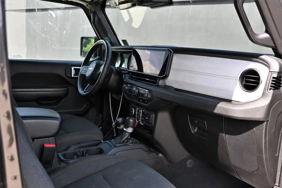 2024 Jeep JT Gladiator - Image 18 of 20