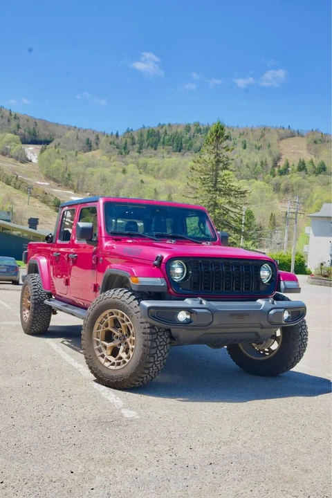 2024 Jeep JT Gladiator - Image 9 of 13